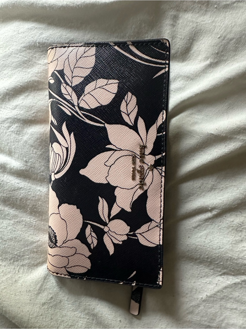 Kate Spade Wallet in Black and Light Pink
